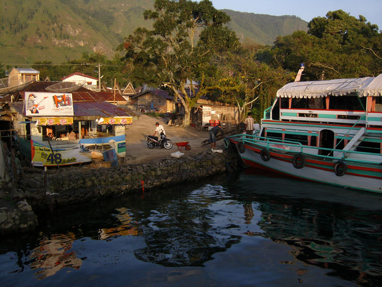 Port de Samosir