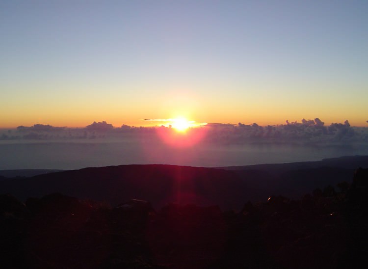 Lever de soleil sur le Piton des Neiges, La Réunion