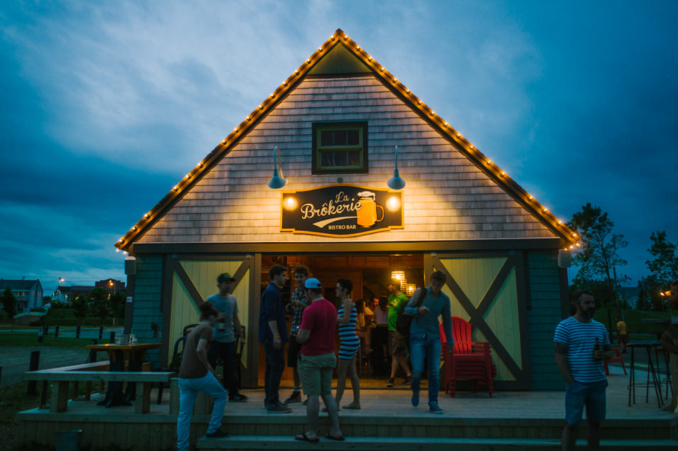 Bar à Caraquet, road trip en Acadie, Nouveau Brunswick