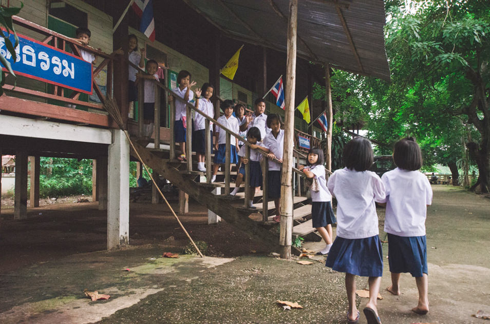 Isan, Thailande - Ecoliers