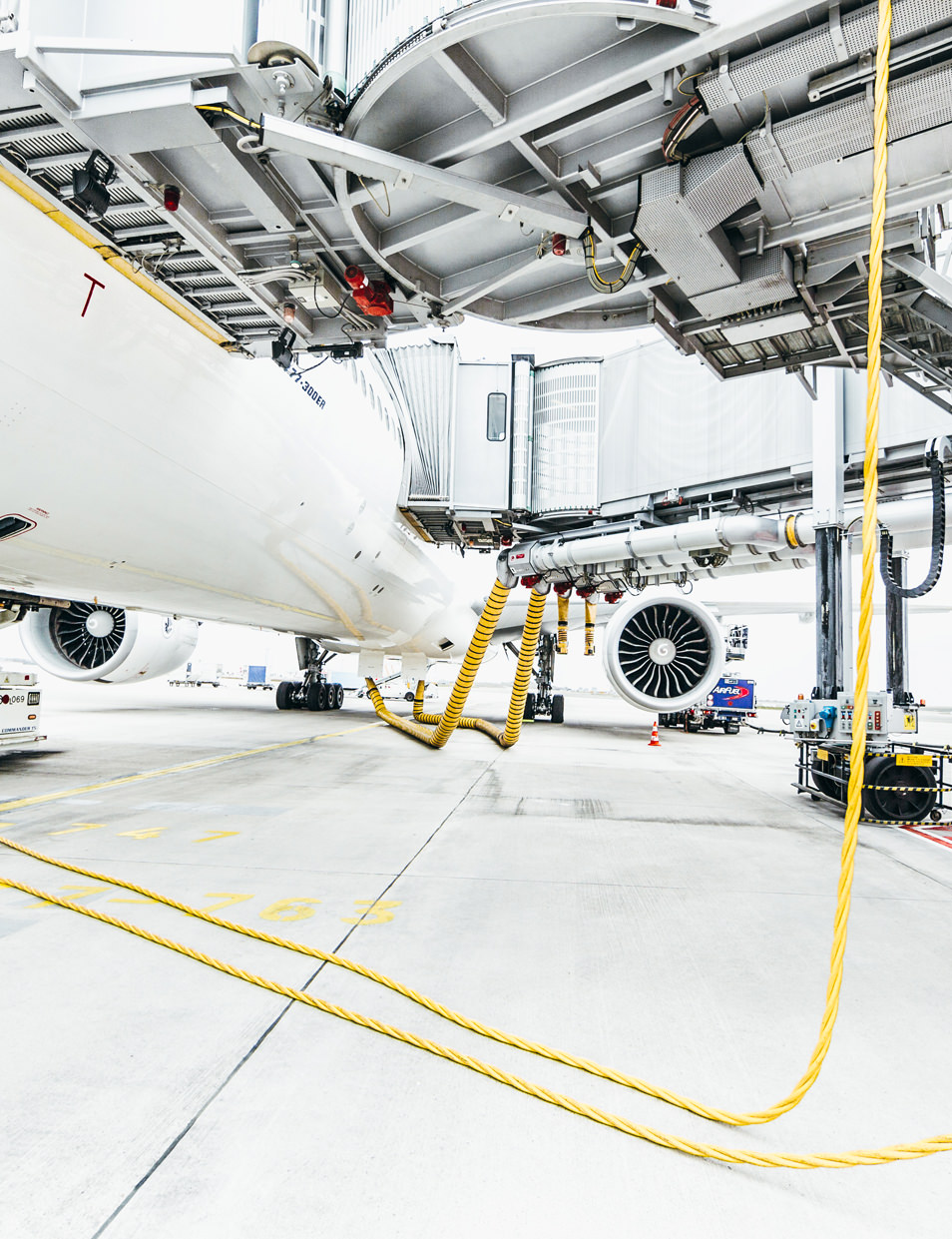 Sous un Boeing 777 - Hub Air France aéroport CDG