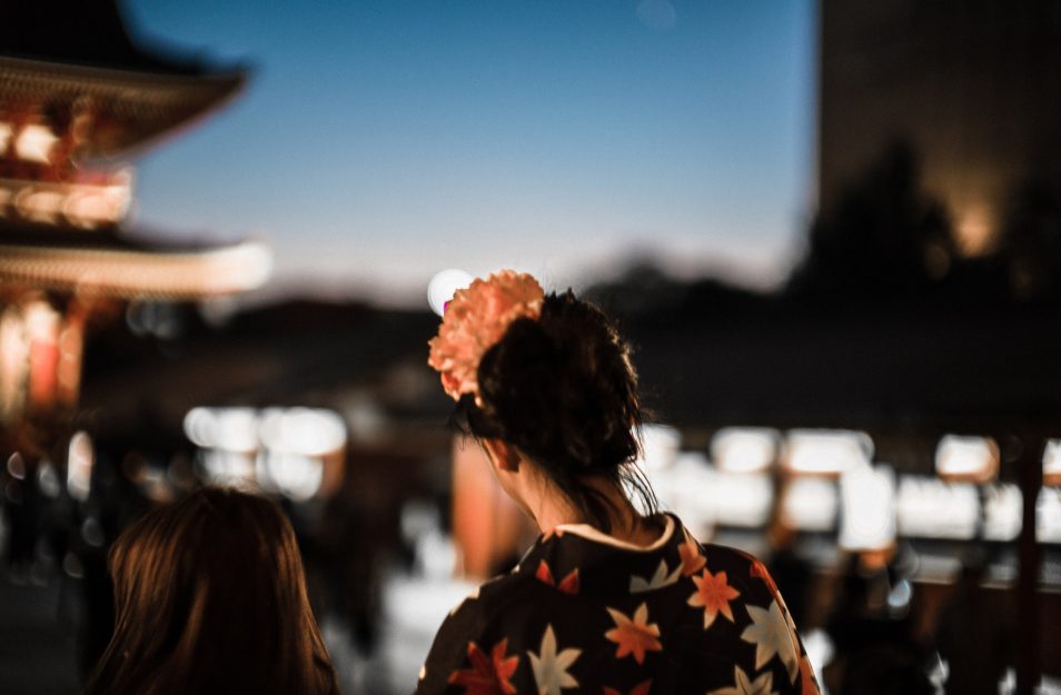 Visiter Tokyo - Jeune fille en kimono